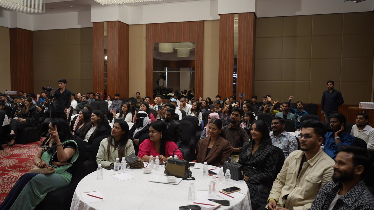 ixiiy community event audience
